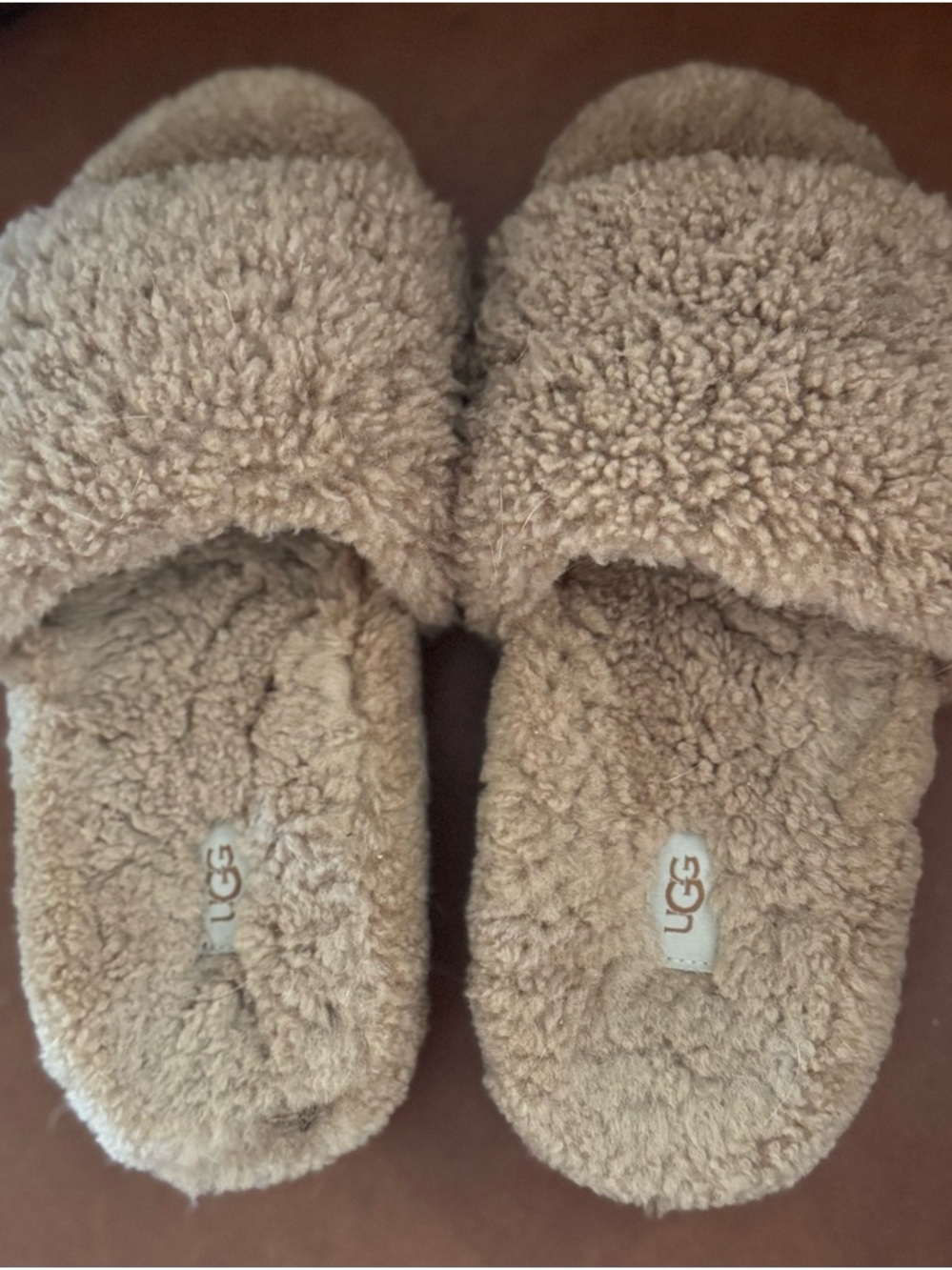 UGG Cozetta Slippers (size 7 )